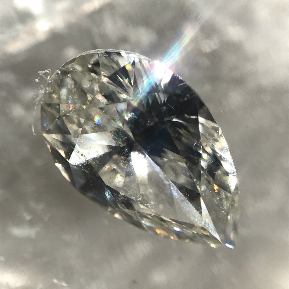 1.5 Carats I VS2 Pear GIA Certified Gem Trade Laboratory Red Box Diamond